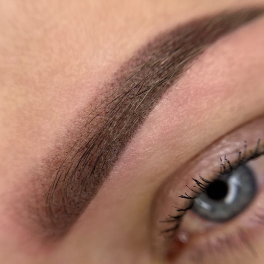 Permanent makeup eyebrows view 3